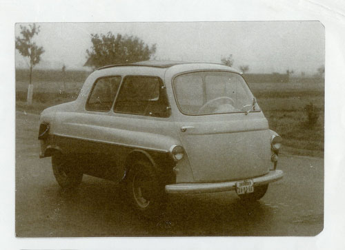 Prototyp dokonenho vozku JAWA s npisem Motorex.
