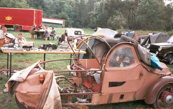 Rok 2001 - v poped Lubunv hadrk. V pozad stl, na kterm se plil motor.